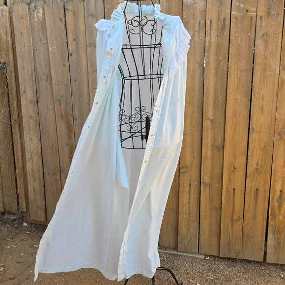 Vintage 80's Ruffles and Lace Lounge Housecoat - Picture 5 of 12